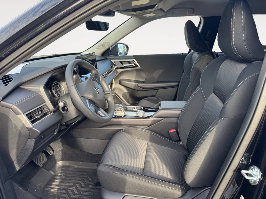 New 2026 Mitsubishi Outlander ES AWD/4WD image 9