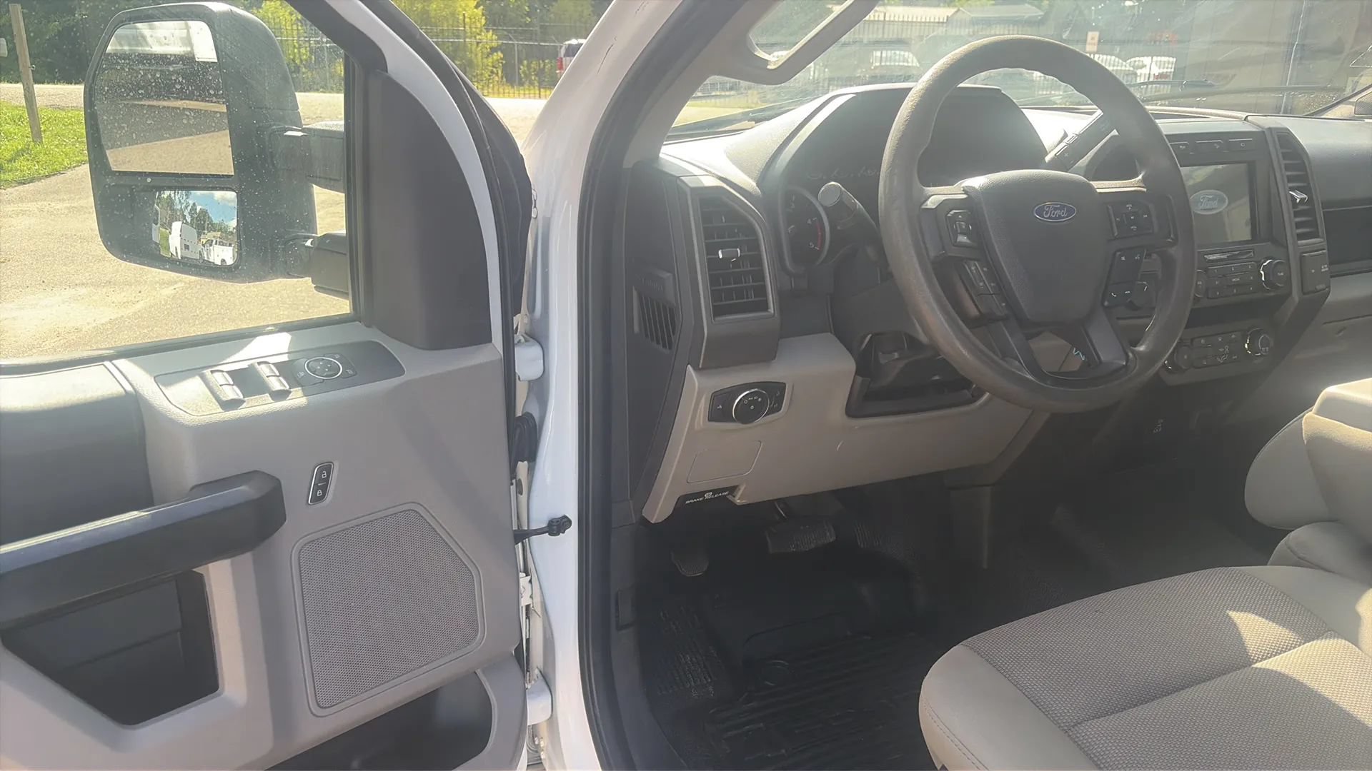 Used 2022 Ford F250 XL w/ Power Equipment Group AWD/4WD image 12