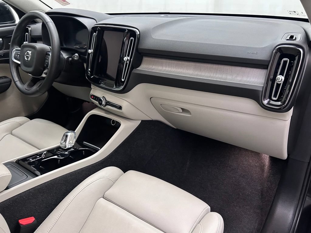 Used 2025 Volvo XC40 B5 Ultra AWD/4WD image 18
