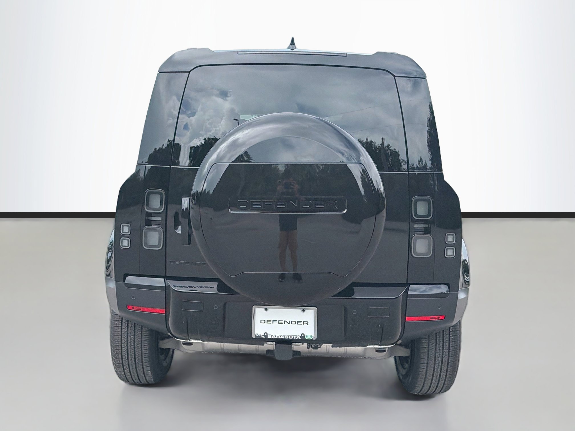 New 2026 Land Rover Defender 110 S AWD/4WD image 4