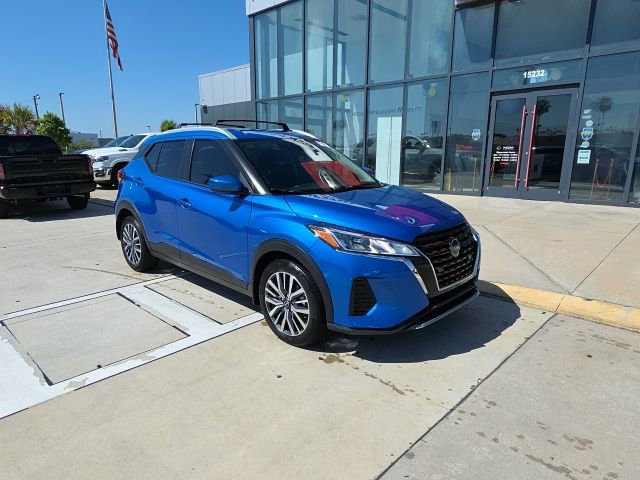 Used 2024 Nissan Kicks SV w/ Interior Electronics Package FWD image 2