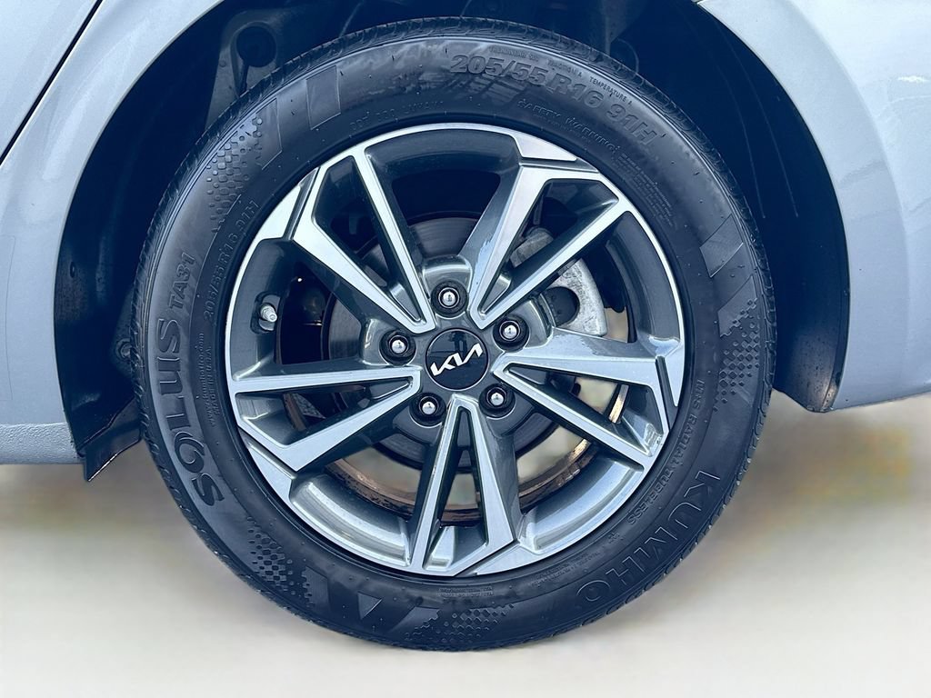 Certified 2024 Kia Forte LXS FWD image 32