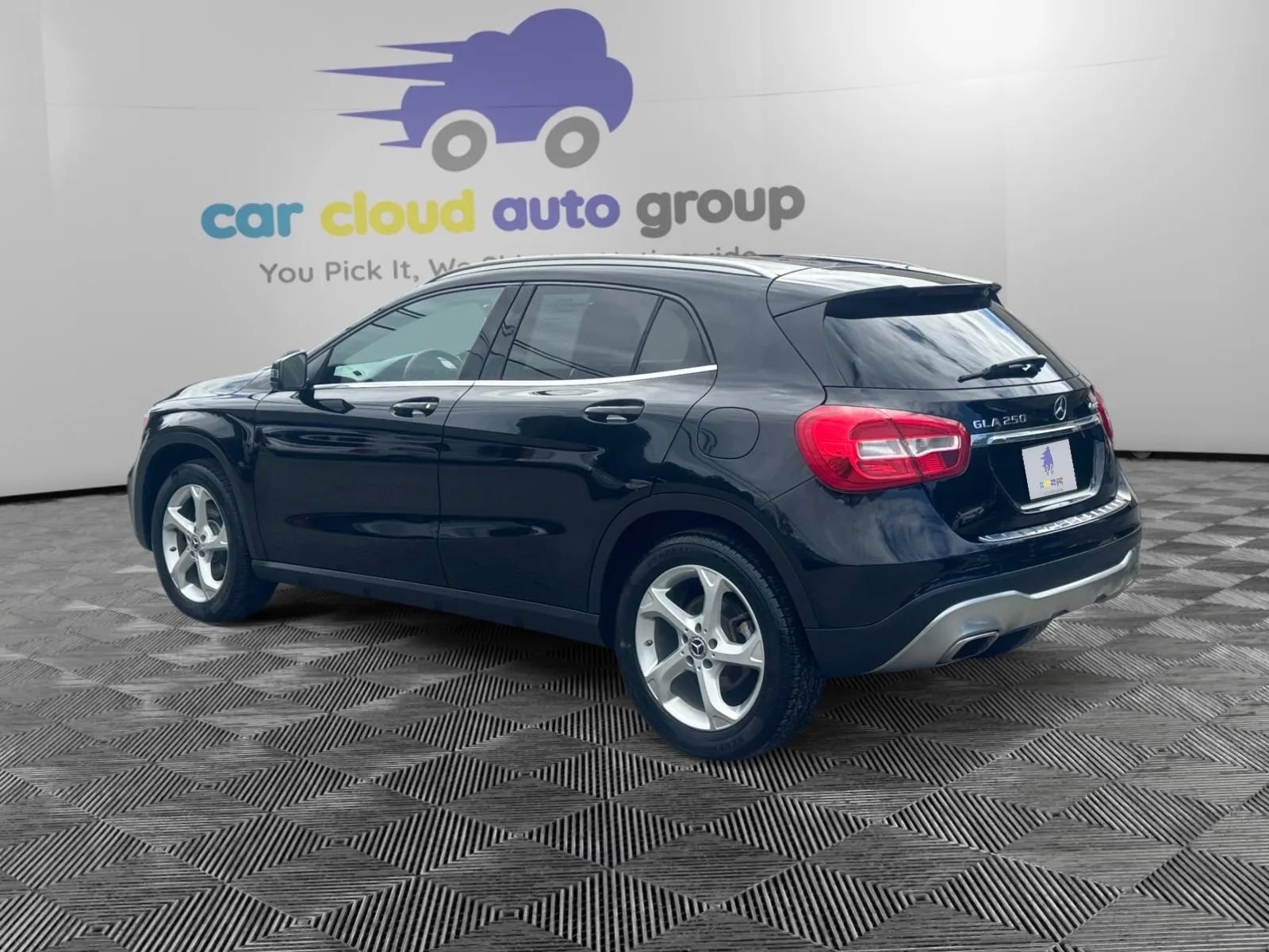 Used 2019 Mercedes-Benz GLA 250 4MATIC image 3