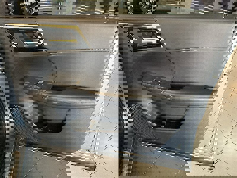 Used 2024 Mitsubishi Outlander SE Black Edition image 34