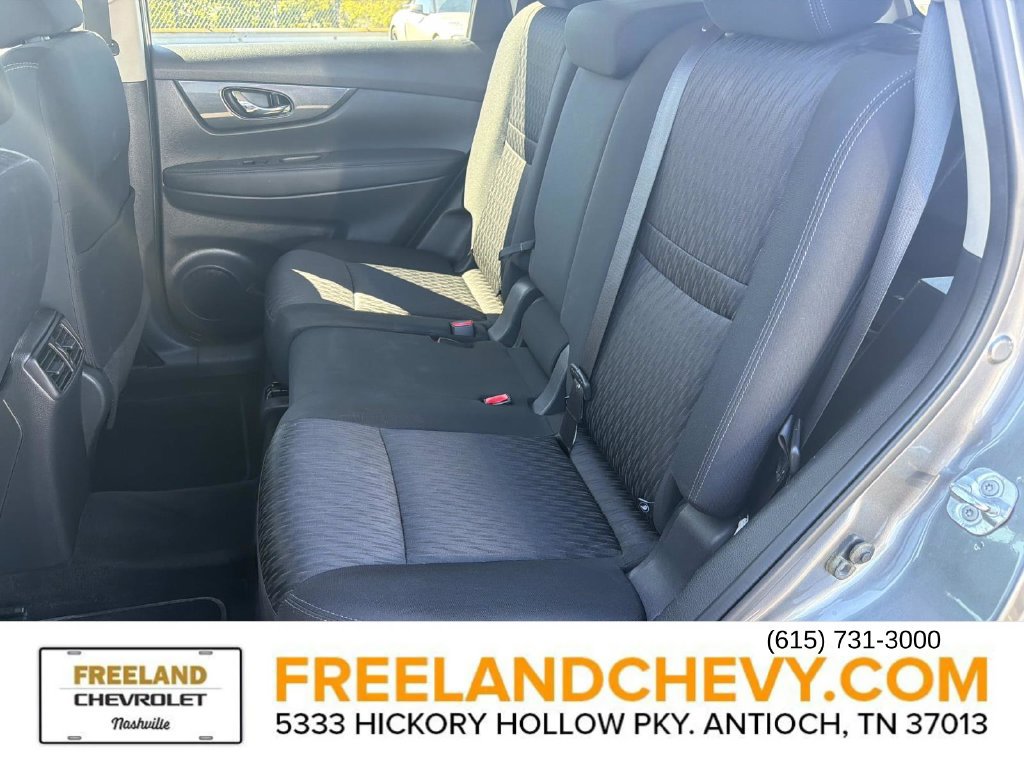 Used 2017 Nissan Rogue SV FWD image 18