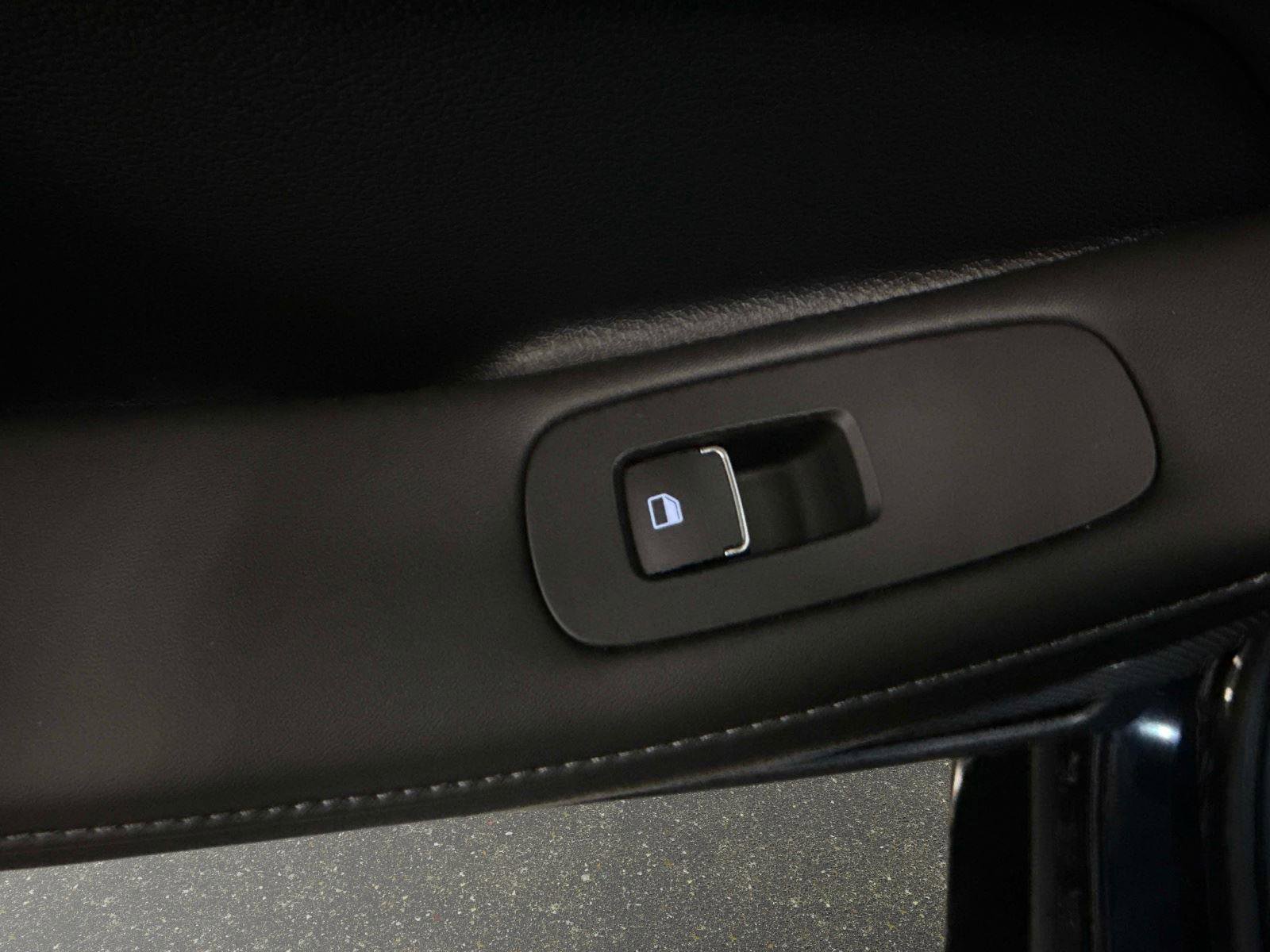 Certified 2023 Hyundai Sonata Limited w/ Cargo Package image 12