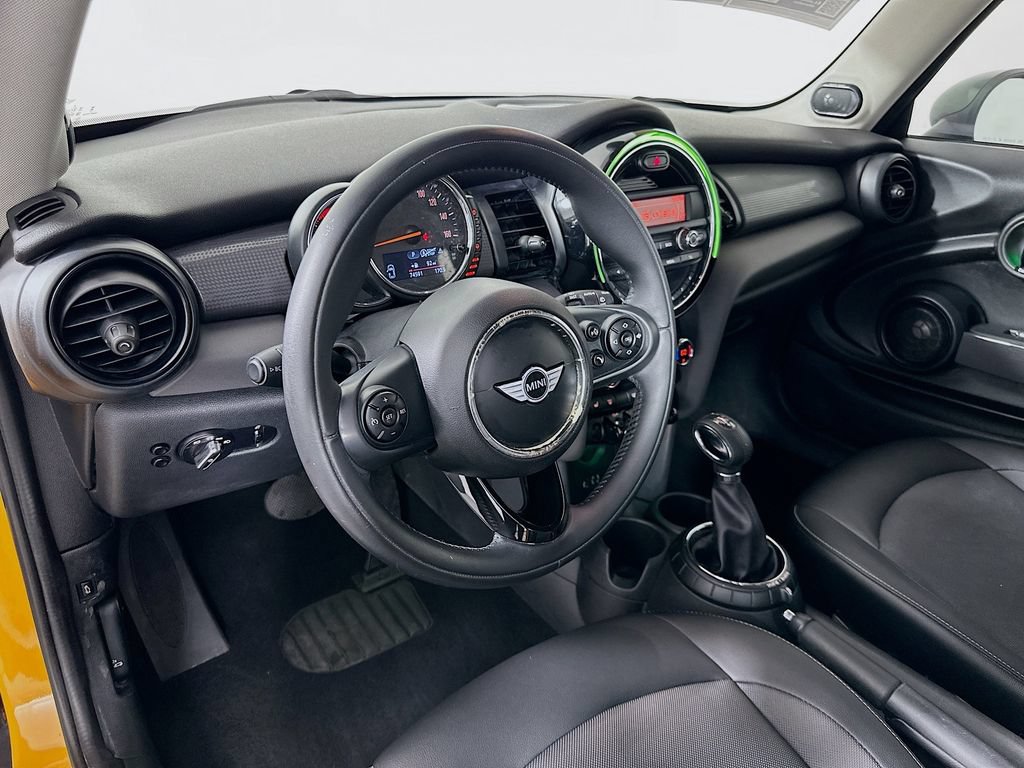 Used 2015 MINI Cooper 2-Door Hardtop FWD image 9