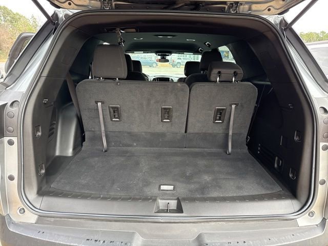 Used 2023 Chevrolet Traverse LT image 25