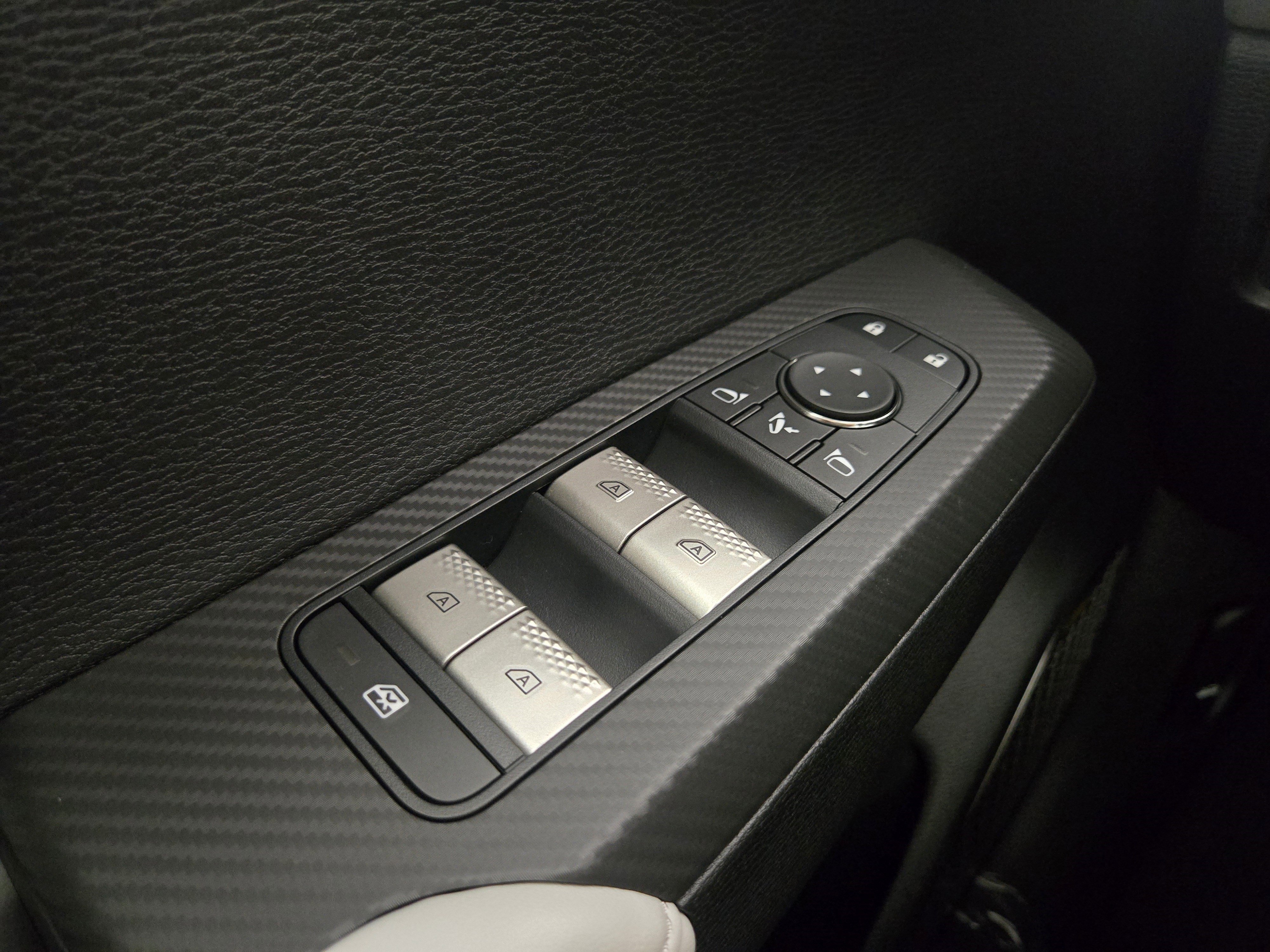 New 2025 Mitsubishi Outlander SE image 31