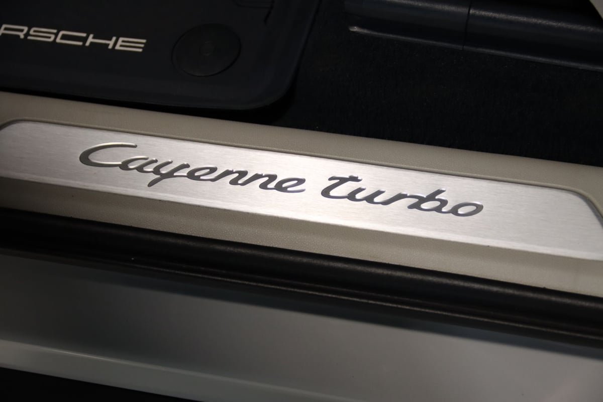 Used 2020 Porsche Cayenne Turbo AWD/4WD image 27