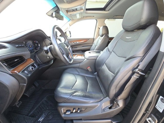 Used 2019 Cadillac Escalade ESV Luxury w/ Escalade Sport Edition image 10