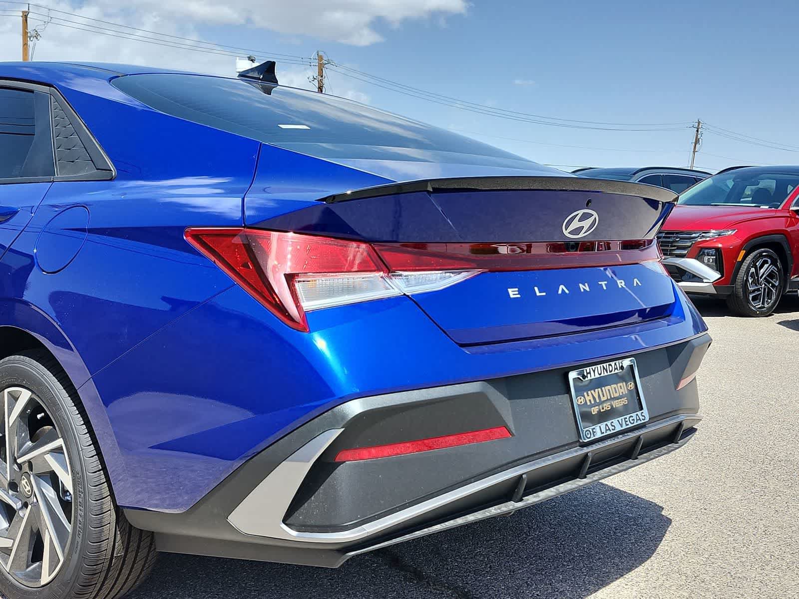 Used 2025 Hyundai Elantra Sport FWD image 11