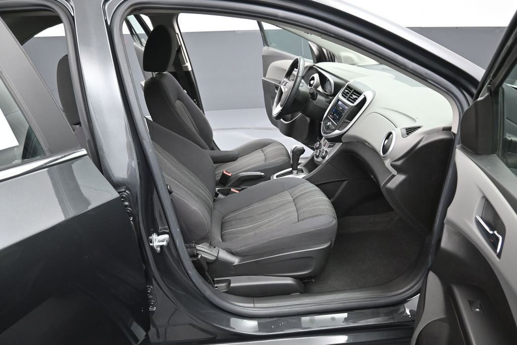 Used 2020 Chevrolet Sonic LT w/ Convenience Package FWD image 33
