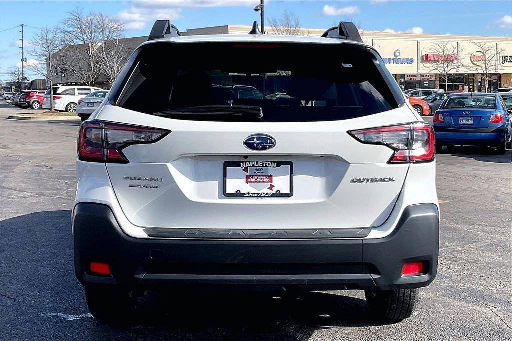 Certified 2025 Subaru Outback Premium image 3