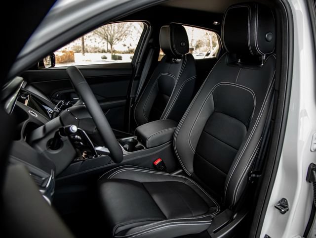 New 2024 Jaguar E-PACE R-Dynamic SE AWD/4WD image 13