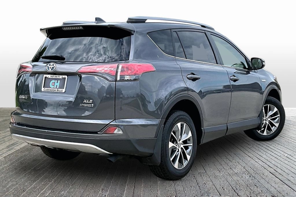Used 2018 Toyota RAV4 XLE AWD/4WD image 9