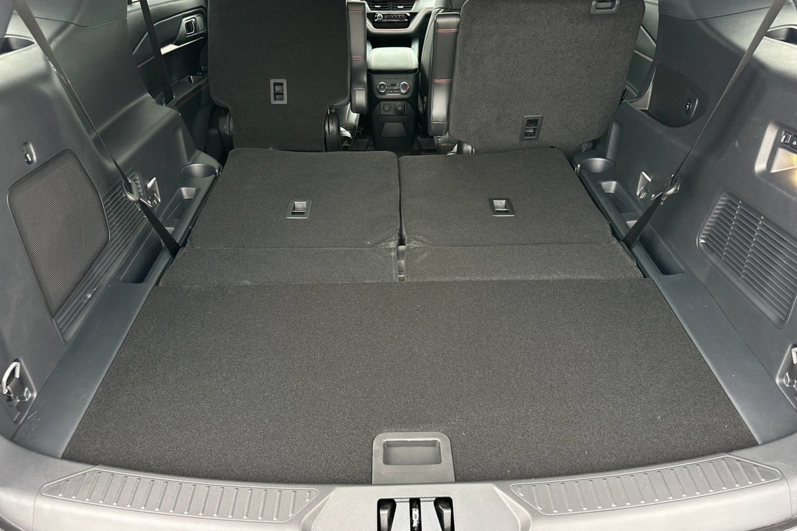New 2025 Ford Explorer ST-Line w/ Premium Package RWD image 20