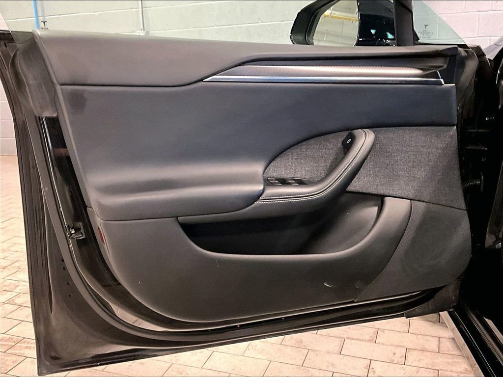 Used 2023 Tesla Model S Plaid image 28