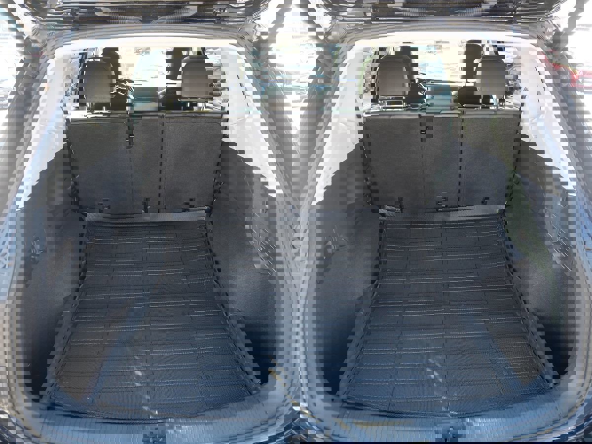 Used 2018 Volkswagen Tiguan SEL image 31