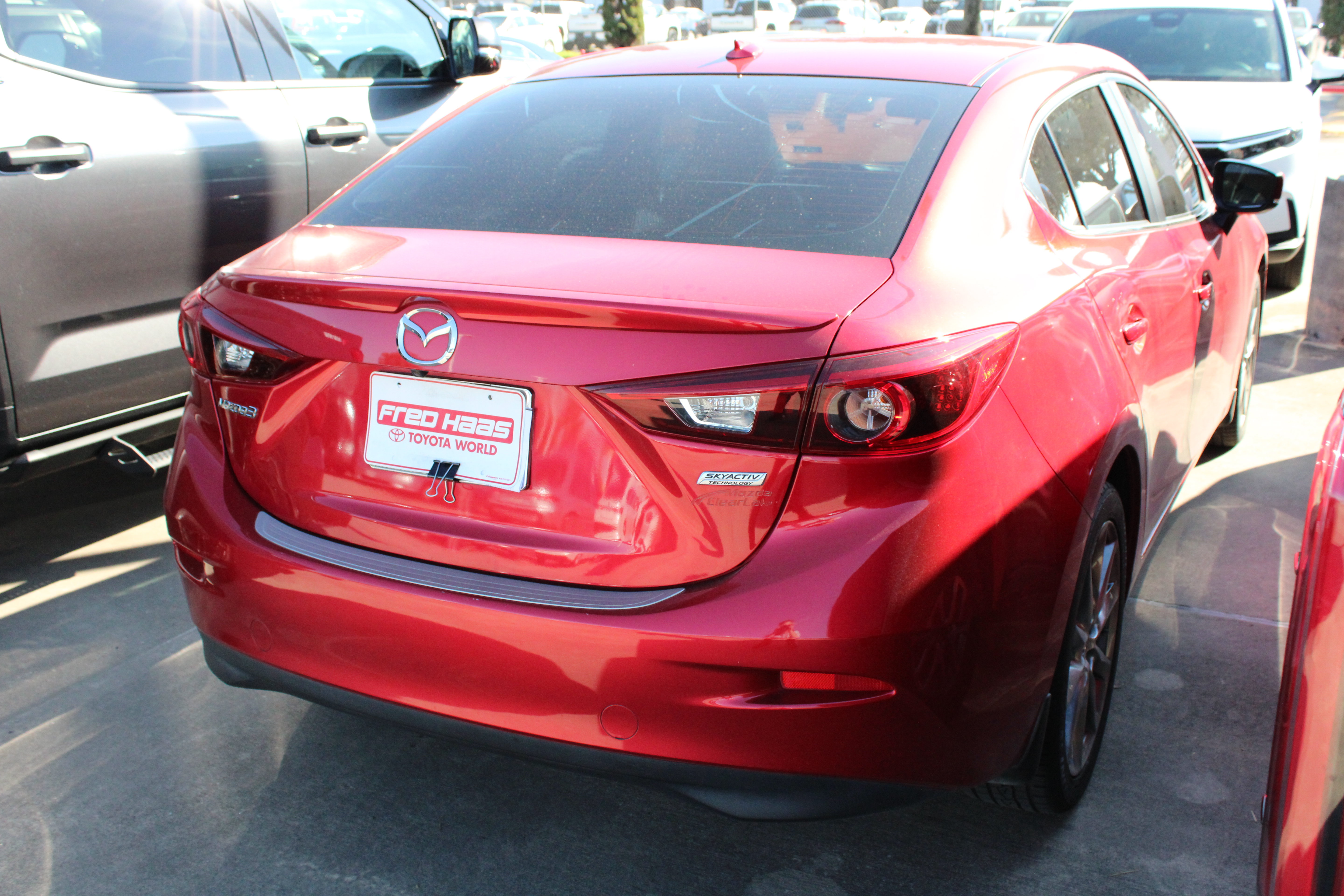 Used 2018 MAZDA MAZDA3 Grand Touring FWD image 9