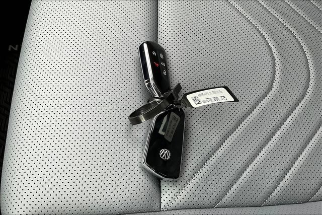 New 2025 Volkswagen Tiguan SE AWD/4WD image 29