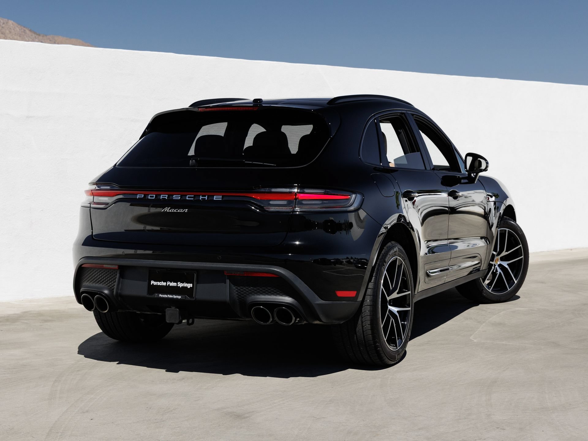 Certified 2026 Porsche Macan AWD/4WD image 7