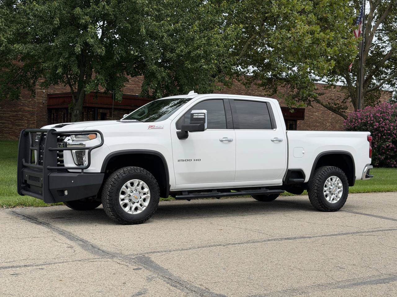 Used 2023 Chevrolet Silverado 2500 LTZ w/ LTZ Plus Package AWD/4WD image 2