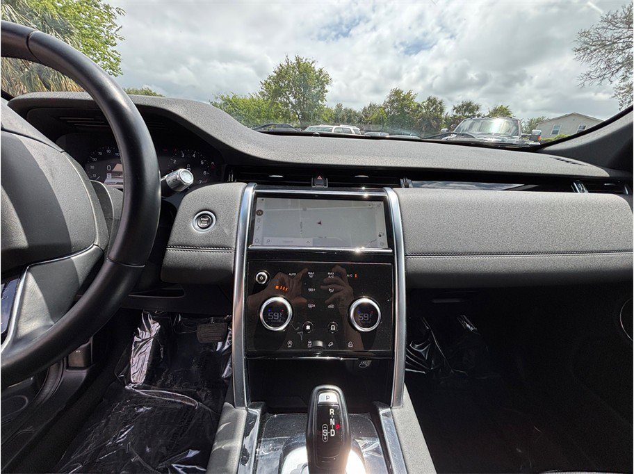 Used 2021 Land Rover Discovery Sport SE image 11