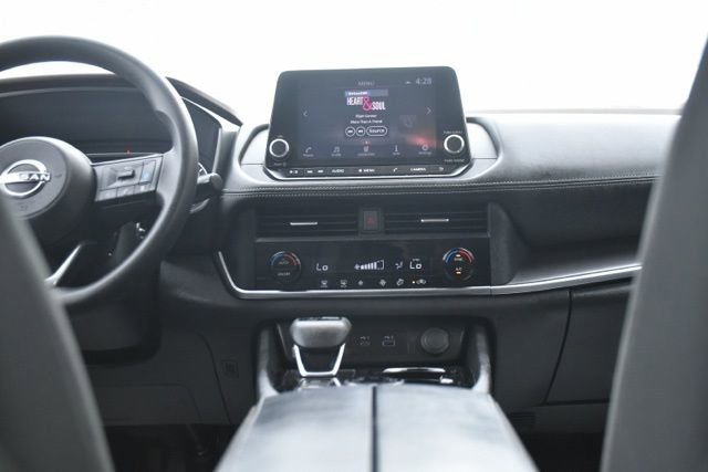 Used 2023 Nissan Rogue SV AWD/4WD image 11
