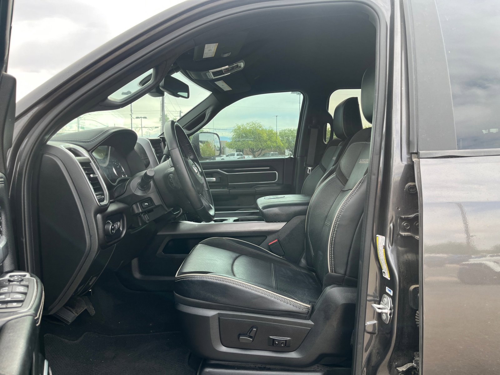 Used 2022 RAM 2500 Laramie w/ Night Edition AWD/4WD image 14