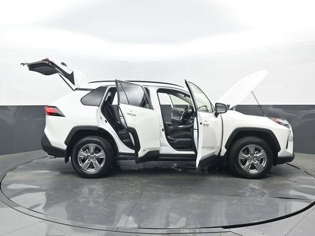 Used 2025 Toyota RAV4 LE image 33