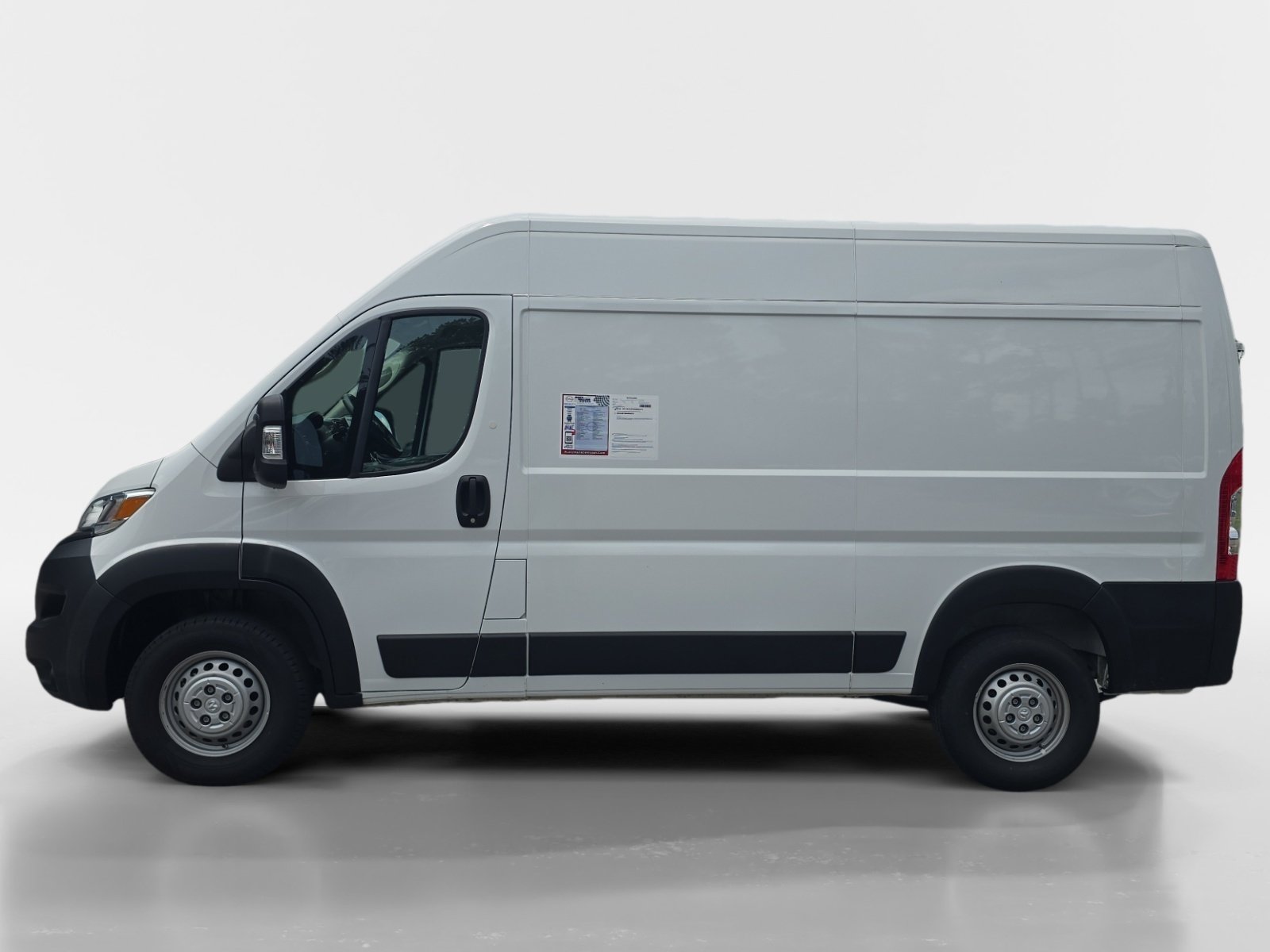 Used 2024 RAM ProMaster 2500 w/ Convenience Group FWD image 2