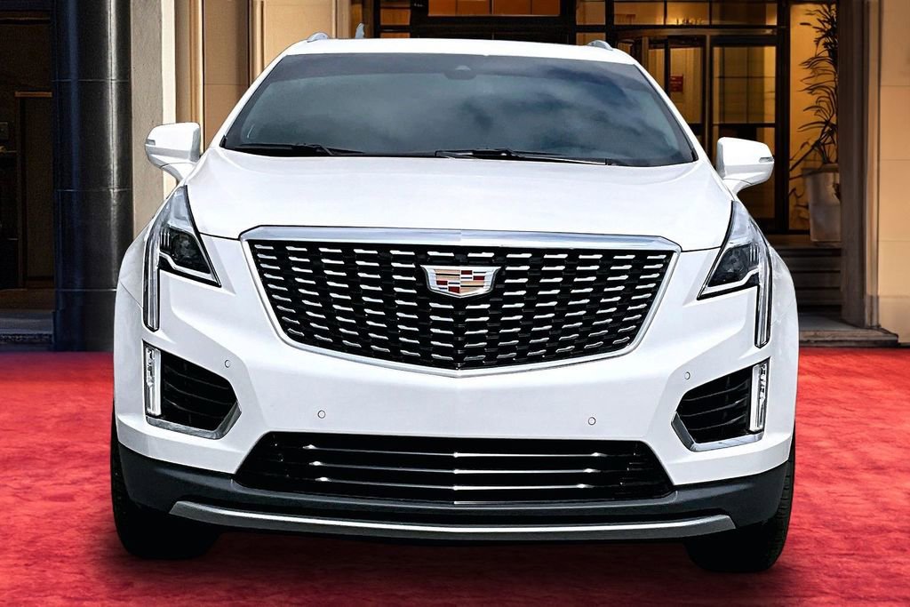 Certified 2024 Cadillac XT5 Premium Luxury FWD image 3