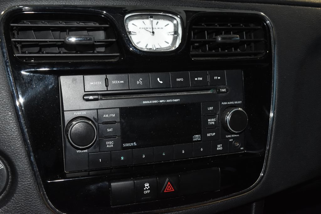 Used 2012 Chrysler 200 Touring FWD image 10