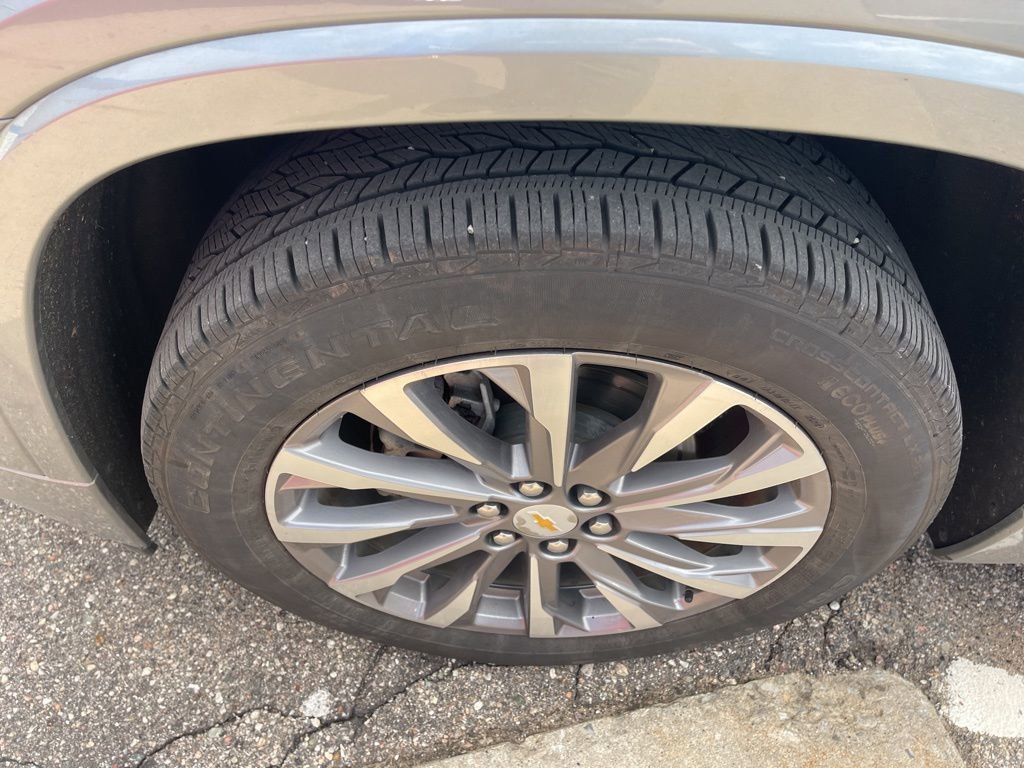 Used 2023 Chevrolet Traverse Premier image 25