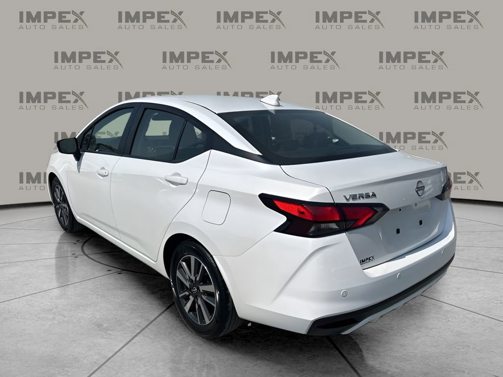 Used 2025 Nissan Versa SV image 3