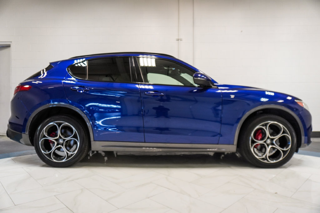 Used 2023 Alfa Romeo Stelvio Ti AWD/4WD image 34