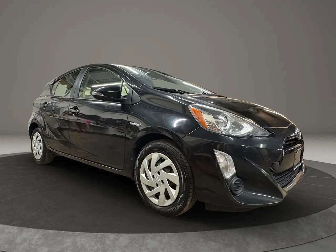 Used 2015 Toyota Prius C Three image 2