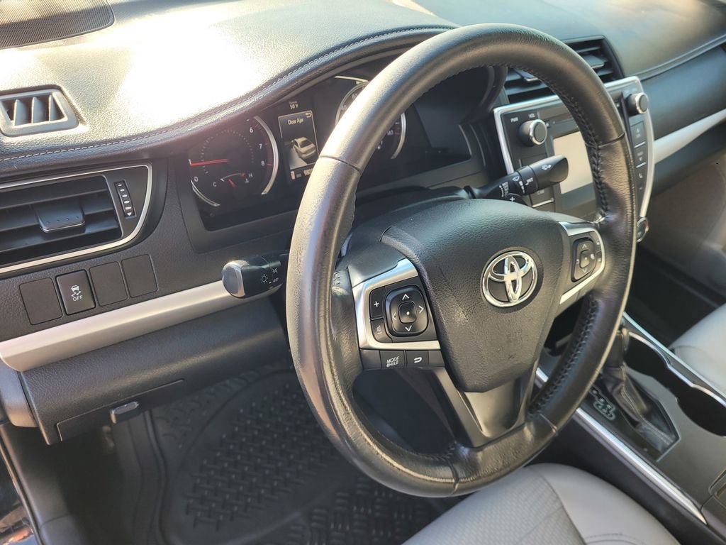 Used 2017 Toyota Camry SE image 26