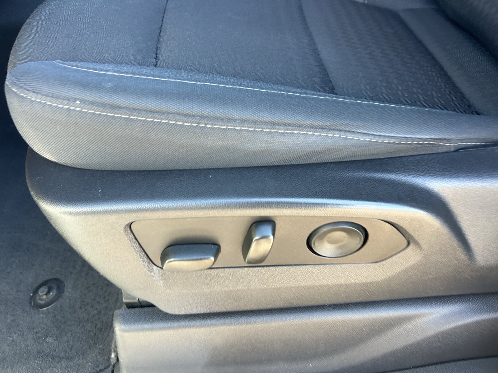 Certified 2025 Chevrolet Silverado 1500 LT RWD image 26