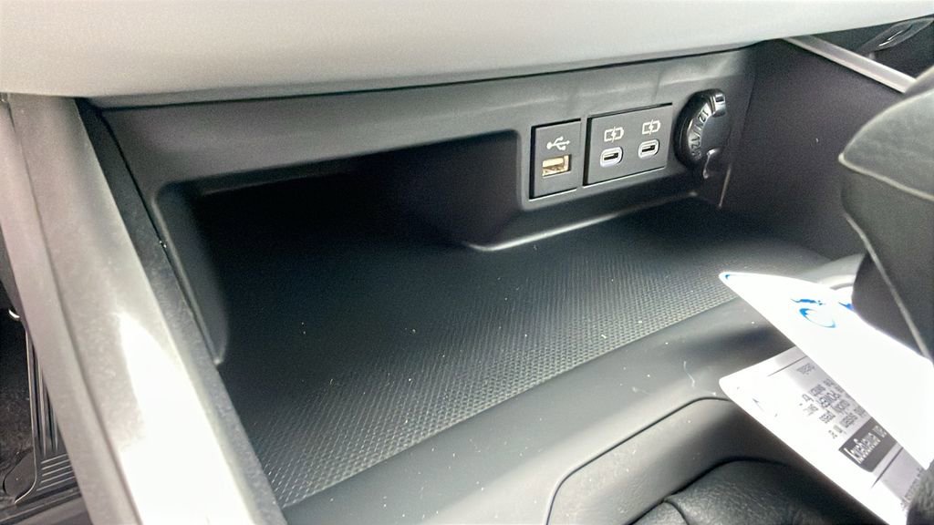 New 2026 Toyota Highlander XLE image 18