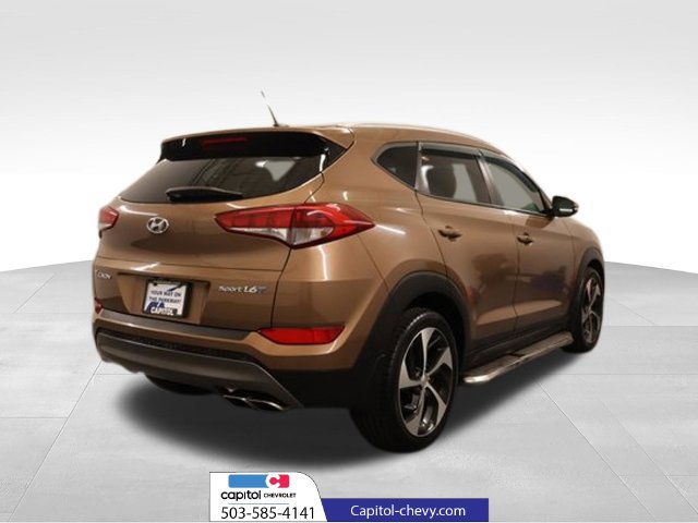 Used 2016 Hyundai Tucson Sport FWD image 2