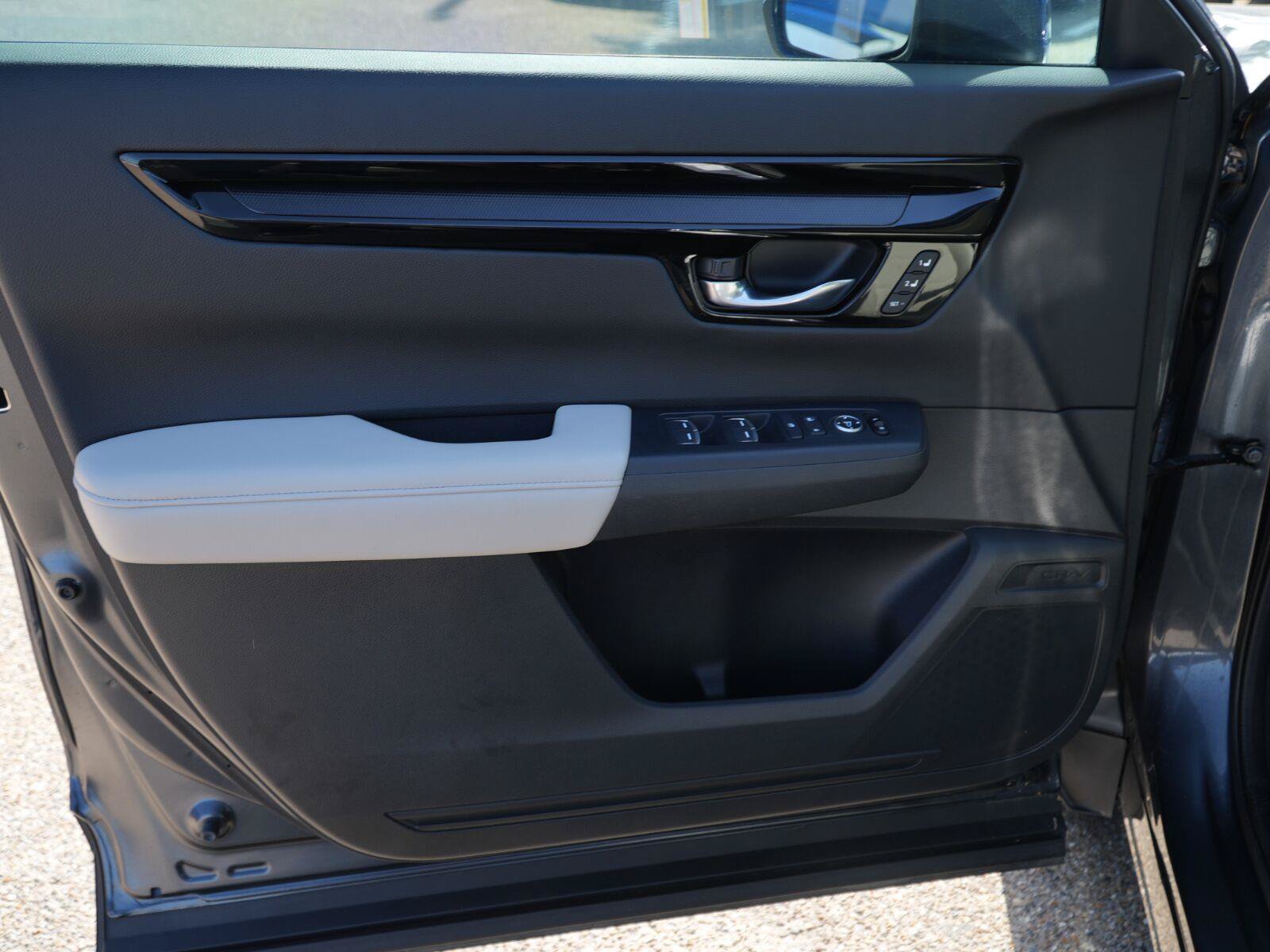 Used 2025 Honda CR-V EX-L image 4