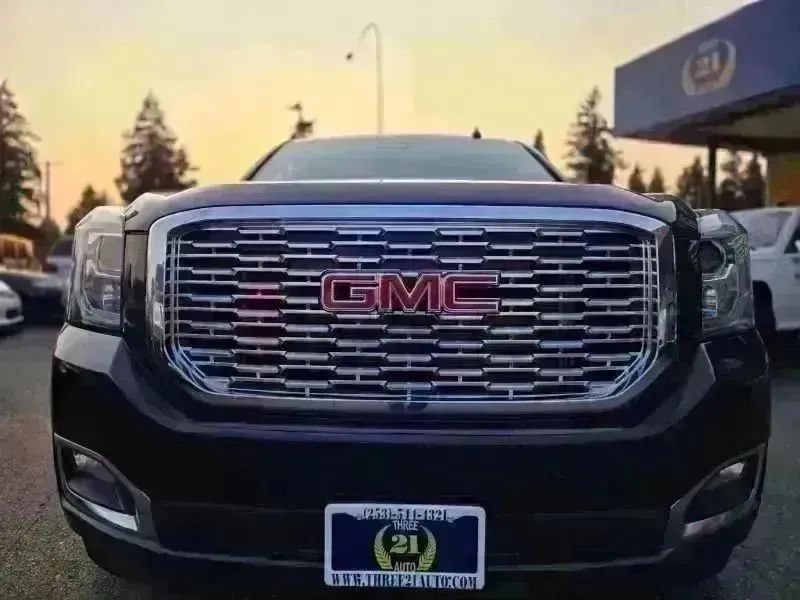 Used 2018 GMC Yukon XL Denali w/ Denali Ultimate Package AWD/4WD image 11