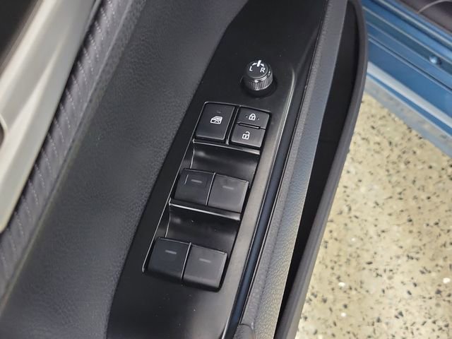 Used 2025 Toyota Camry SE w/ Convenience Package FWD image 22