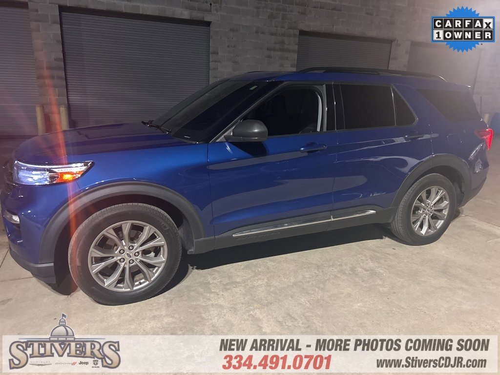 Used 2022 Ford Explorer XLT w/ Equipment Group 202A image 2