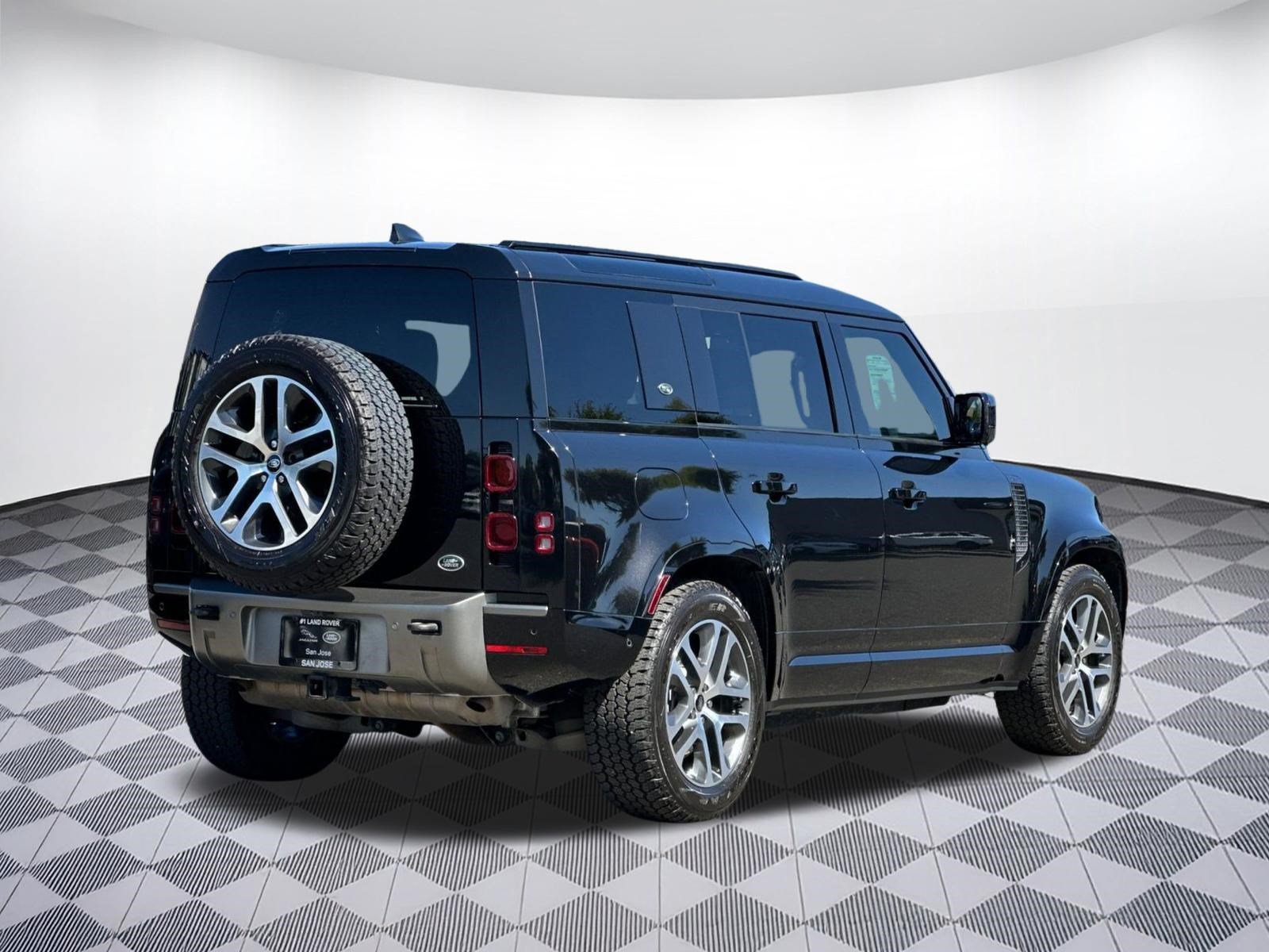 Certified 2022 Land Rover Defender 110 X-Dynamic HSE AWD/4WD image 9