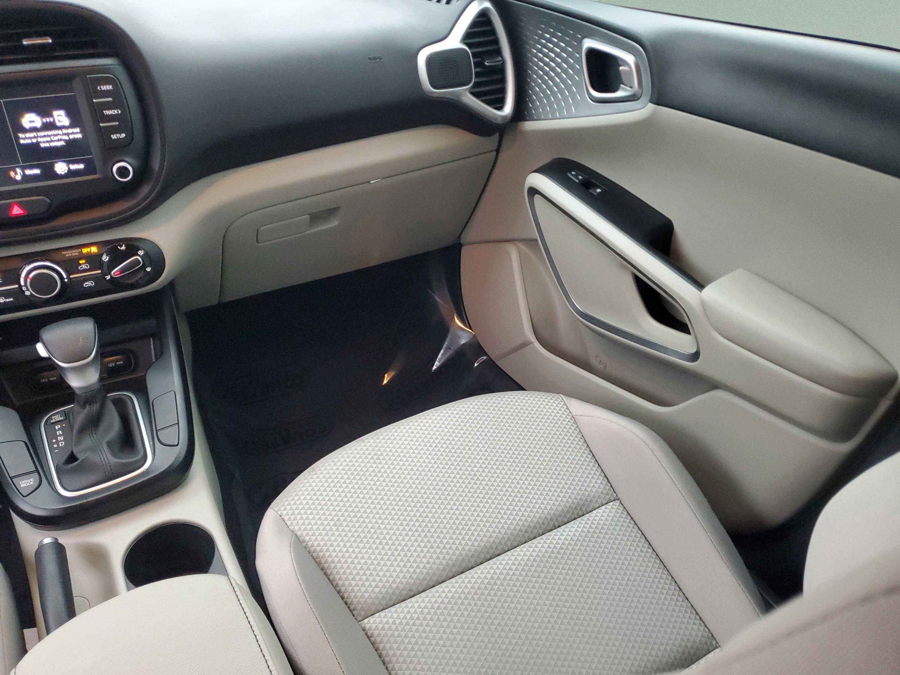 Certified 2025 Kia Soul LX image 14