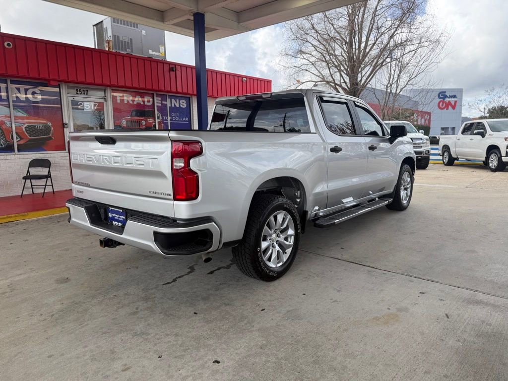 Used 2020 Chevrolet Silverado 1500 Custom w/ Custom Value Package image 3