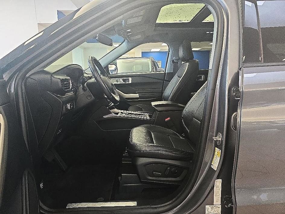 Used 2021 Ford Explorer Limited AWD/4WD image 13